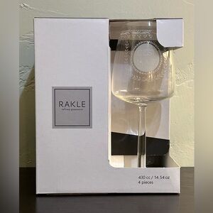 Limited Edition Rakle Refined Glassware Set of 4 “Cest La Vie” Wine Glasses. NWT